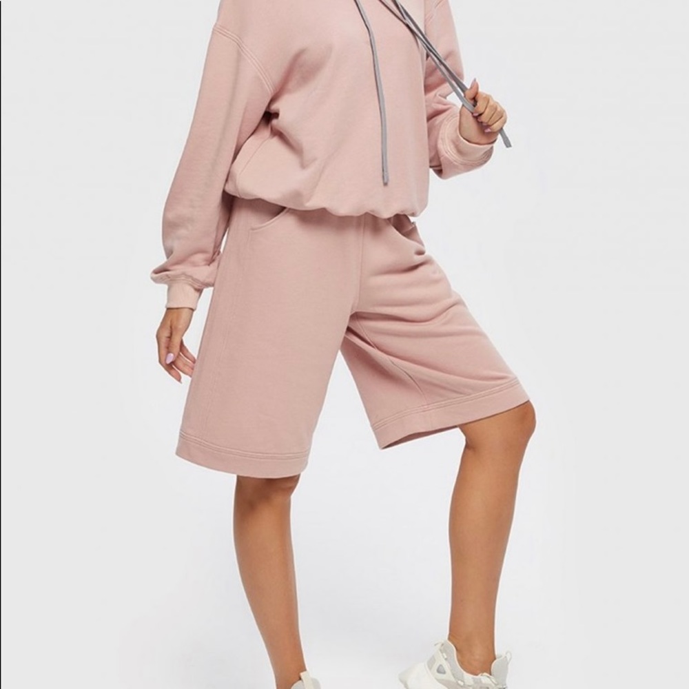 Hug Bermuda Shorts